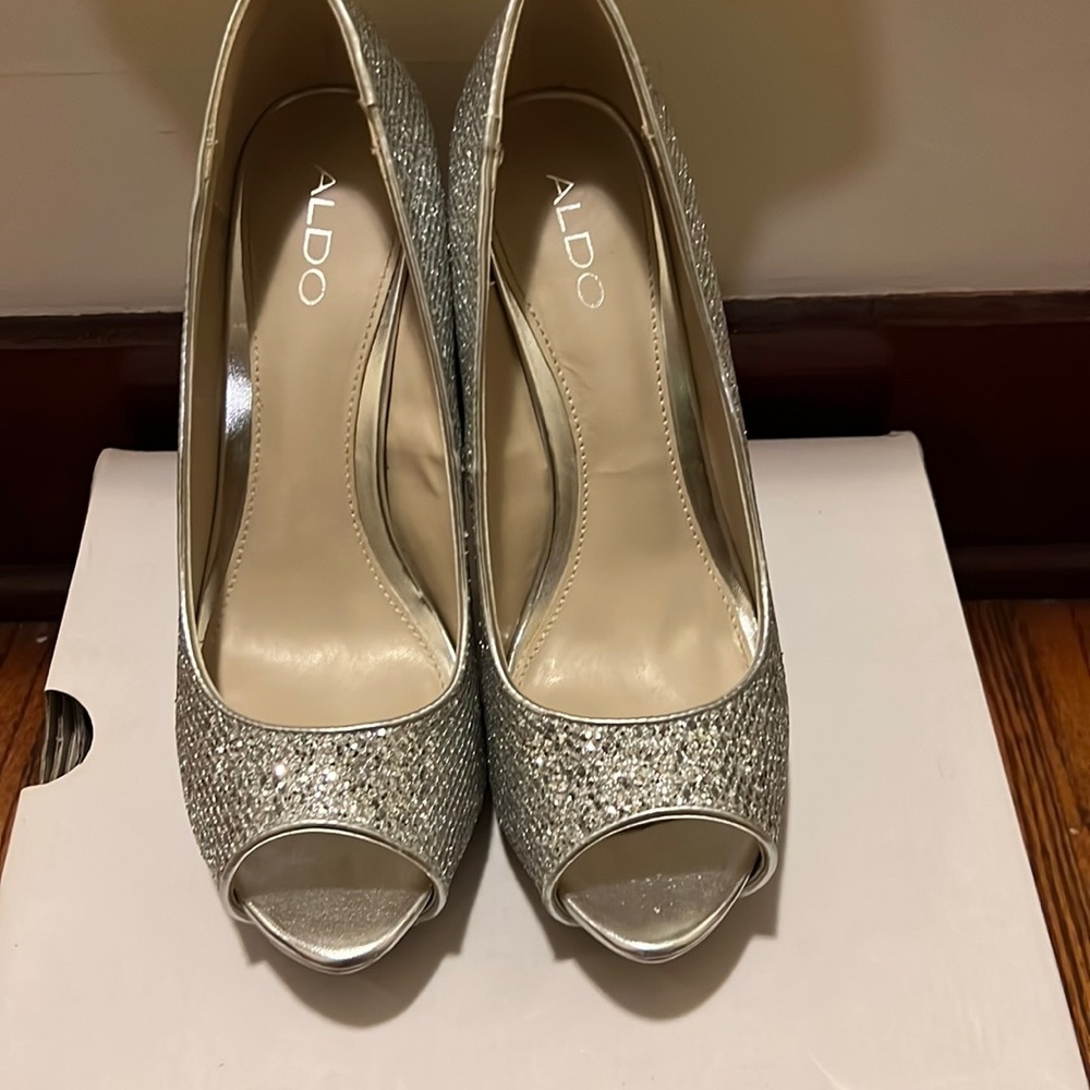 These shoes are perfect for wedding and formals or any special event!!! ❤️